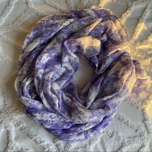 Purple and white linen scarf